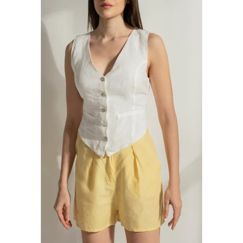 Delicate - Linen Shorts
