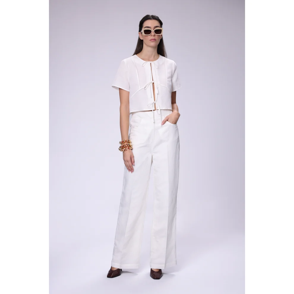 House of IKA - Linen Tied Top