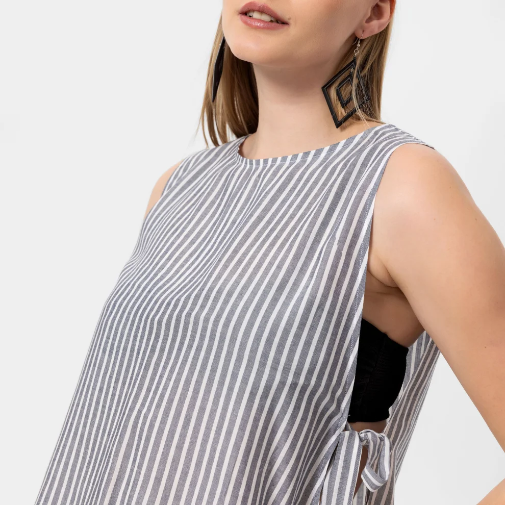 Jade and Mate	 - Stripes Crop