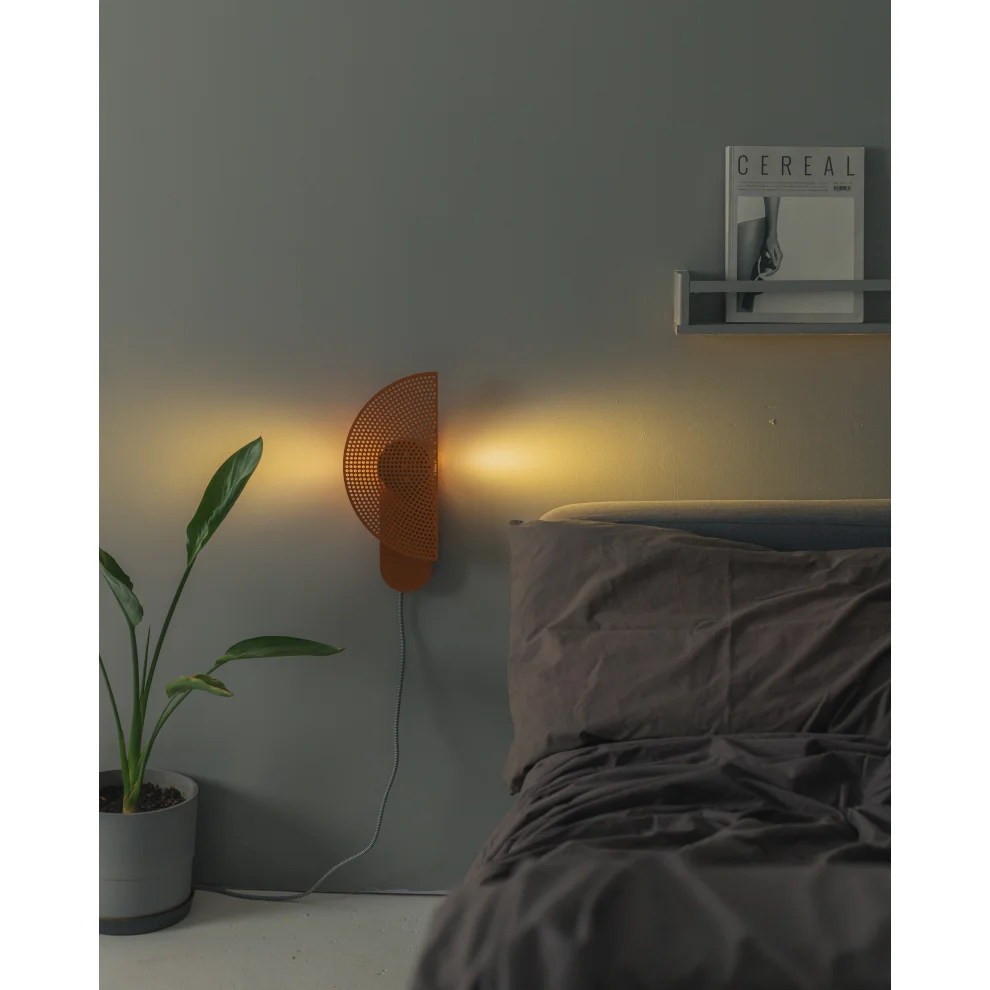 Claws - Orbit Wall Lamp