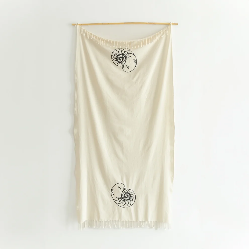 Lofuta - Two Seashells Embroidered Turkish Towel