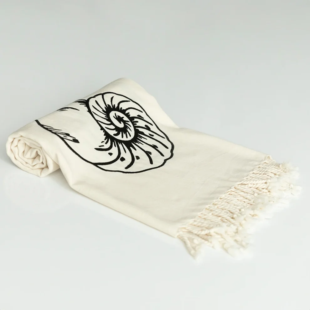 Lofuta - Two Seashells Embroidered Turkish Towel