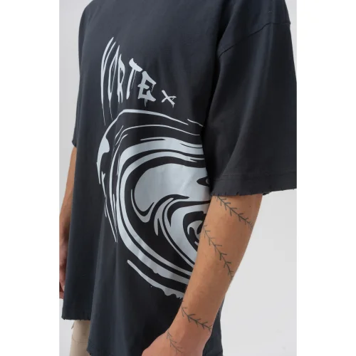 Luz de Yusa - Printed Cutout T-shirt