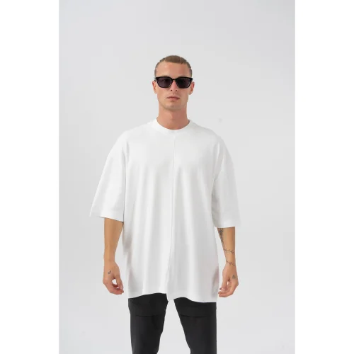 Luz de Yusa - Asymmetric T-shirt