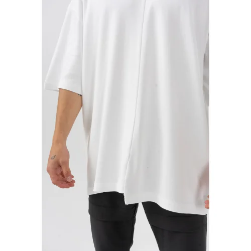 Luz de Yusa - Asymmetric T-shirt