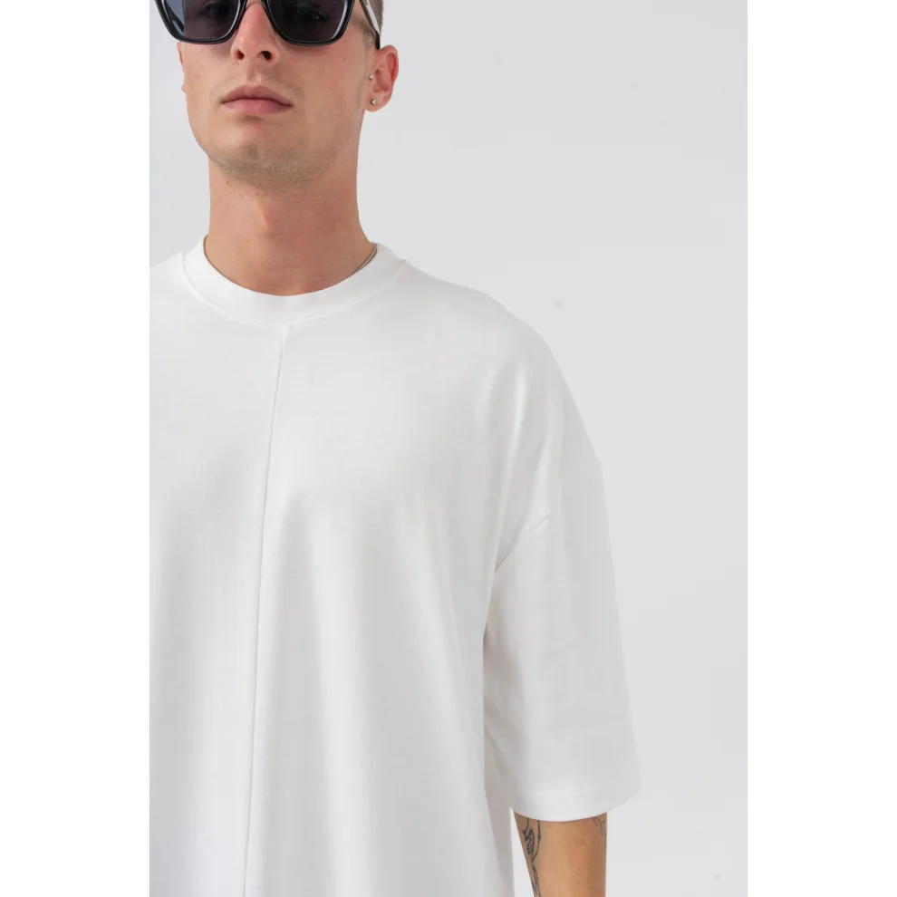 Luz de Yusa - Asymmetric T-shirt