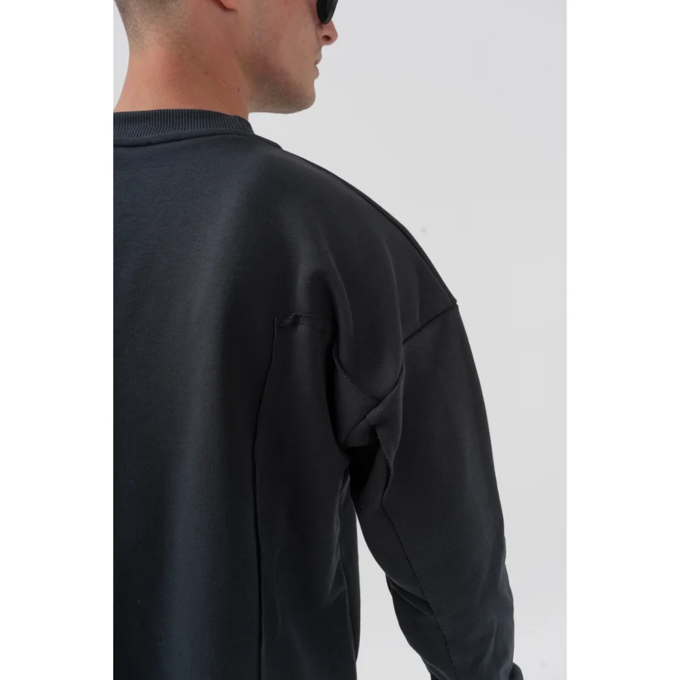 Luz de Yusa - Sweat With Stitching Detail