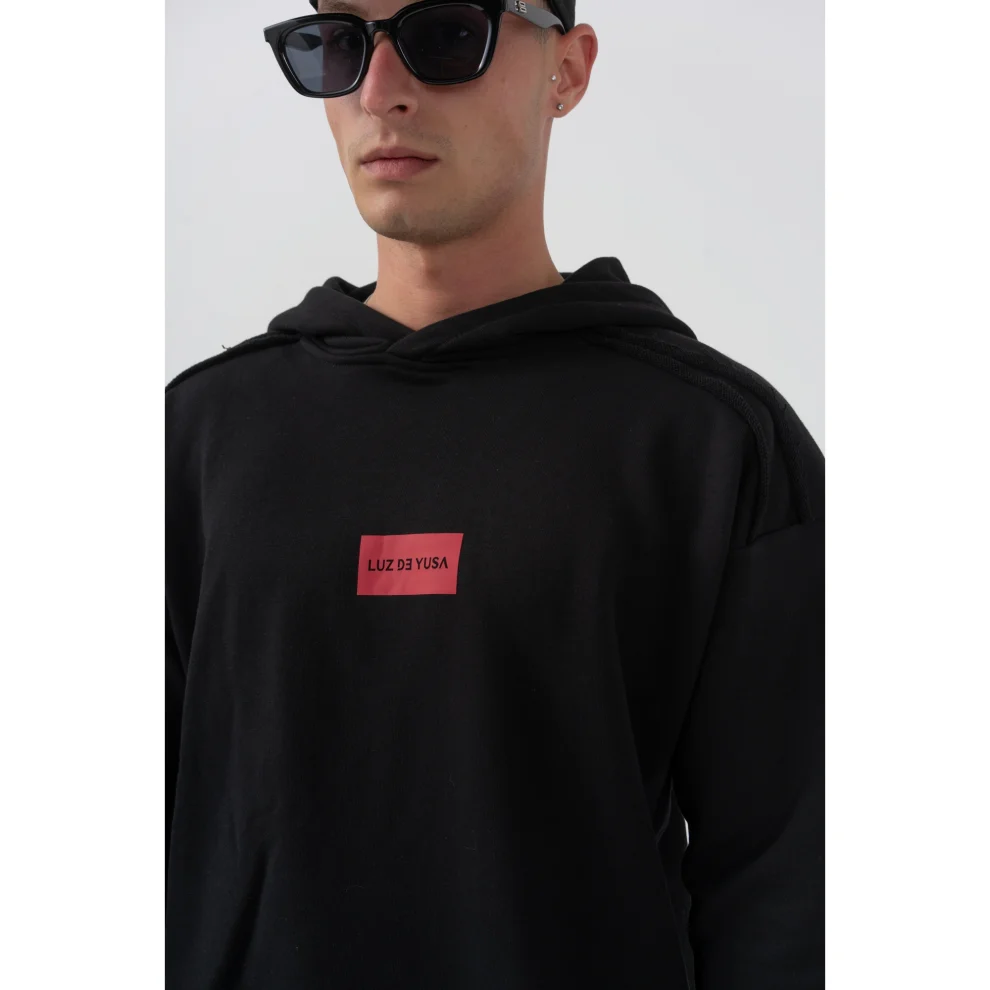 Luz de Yusa - Omuz Detaylı Hoodie