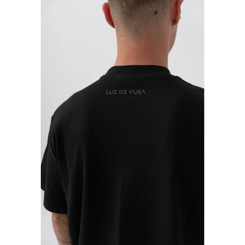 Luz de Yusa - Asymmetric T-shirt