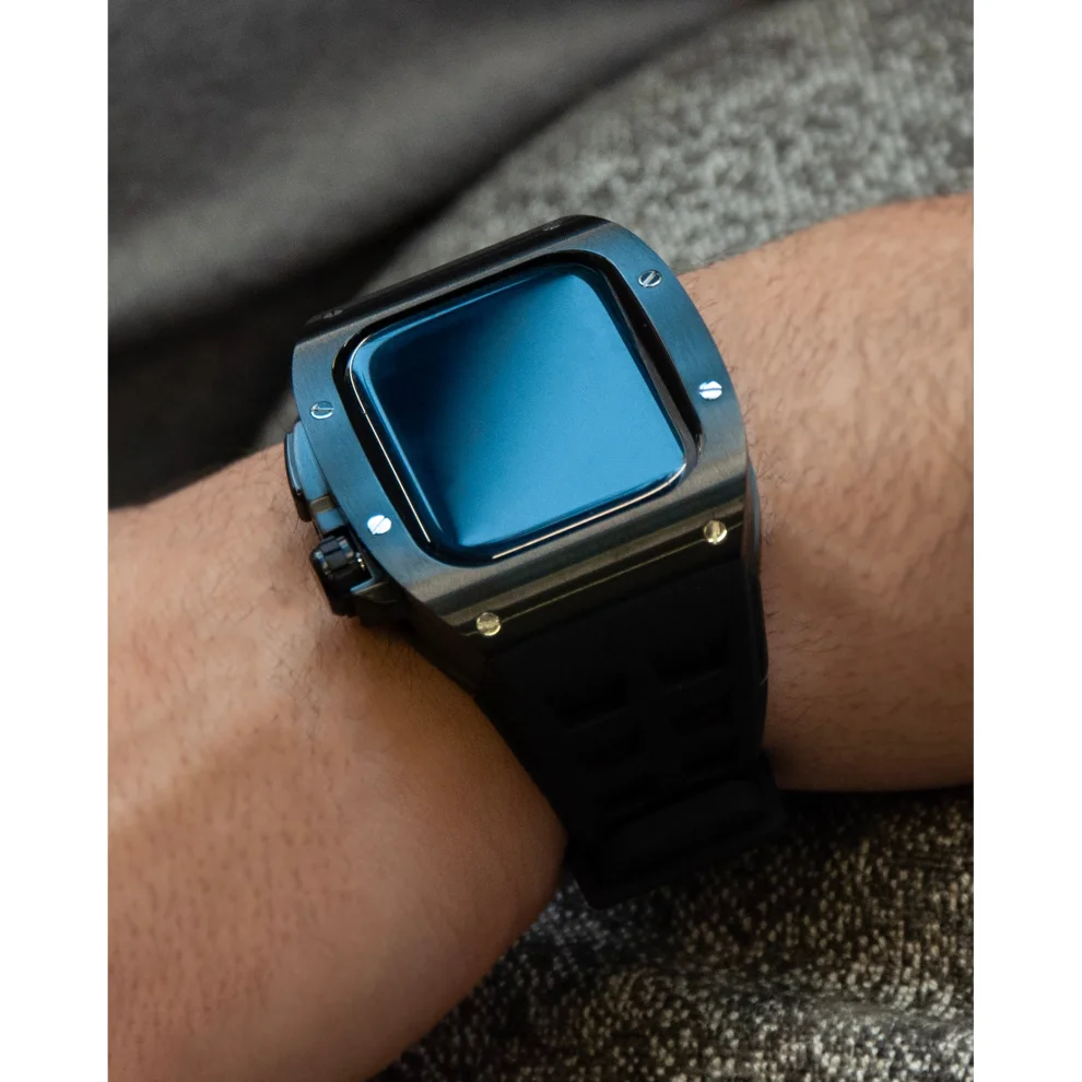 Lena Muar - Nero Apple Watch Case