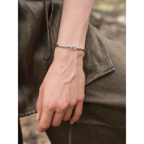 Linya Jewellery - Olivia Blue Stone Handcuff Silver