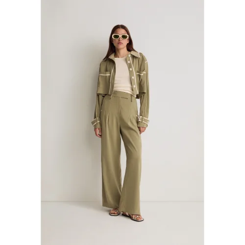 PILEA - Crop Jacket With Epaulettes