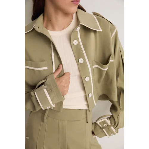 PILEA - Crop Jacket With Epaulettes