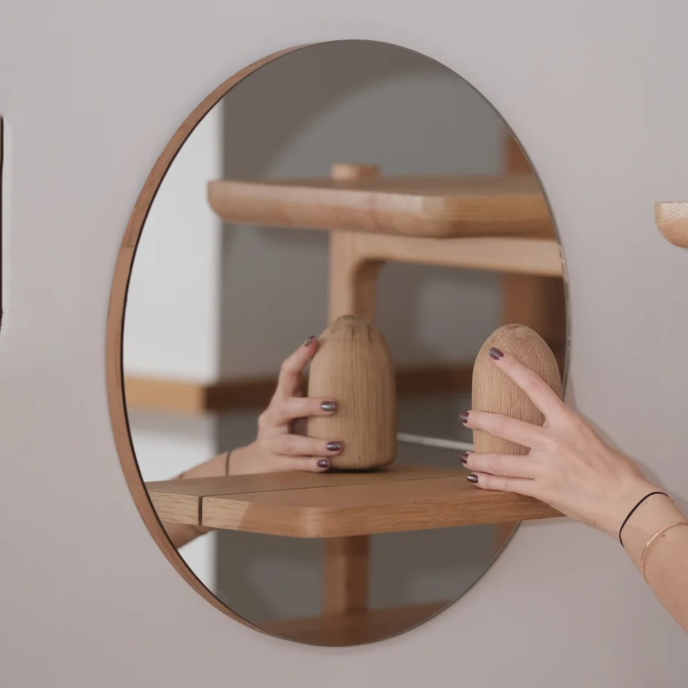 ANANAS - Rounded Mirror With Oak Shelf