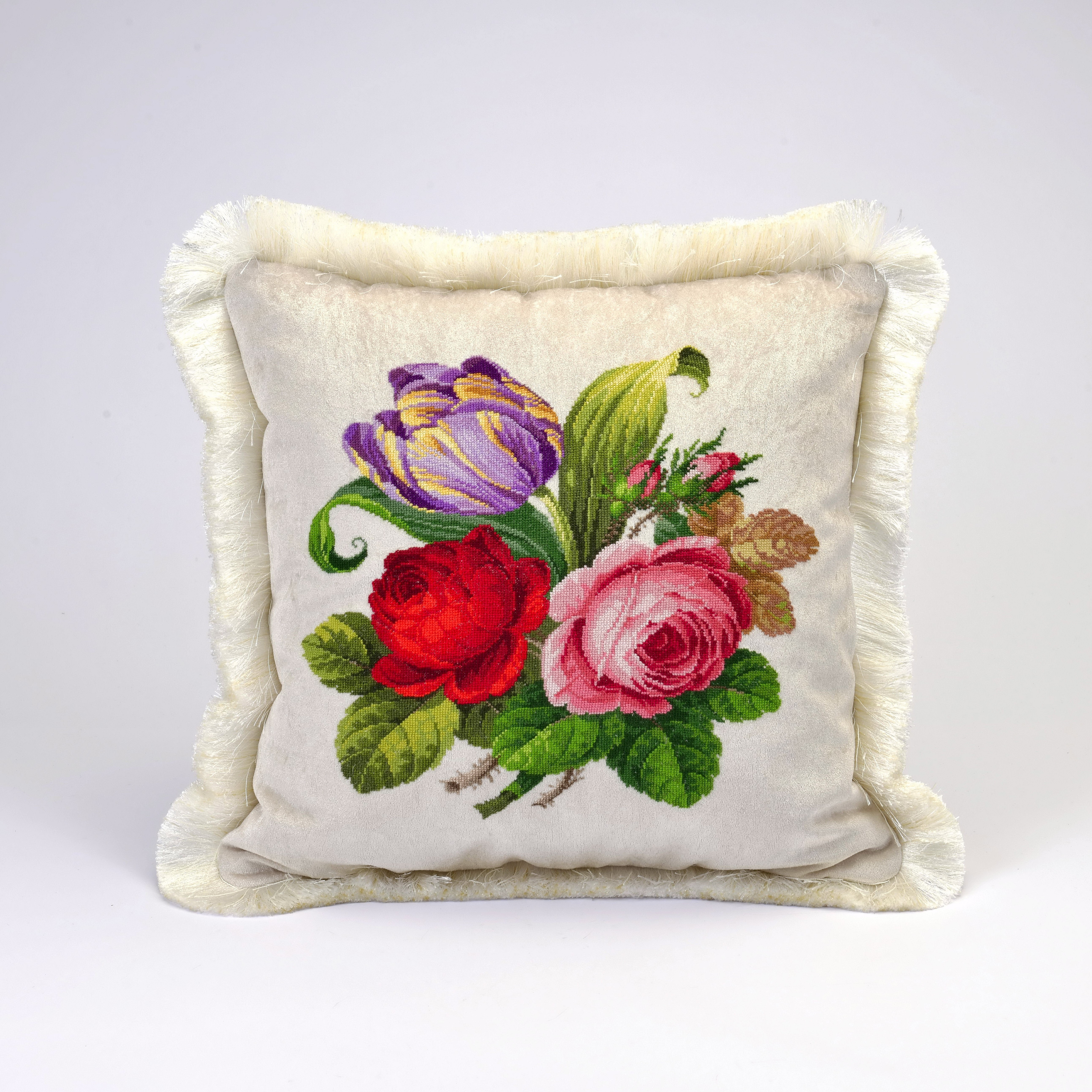 Maiolaine Handmade Embroided Velvet Decorative Pillow