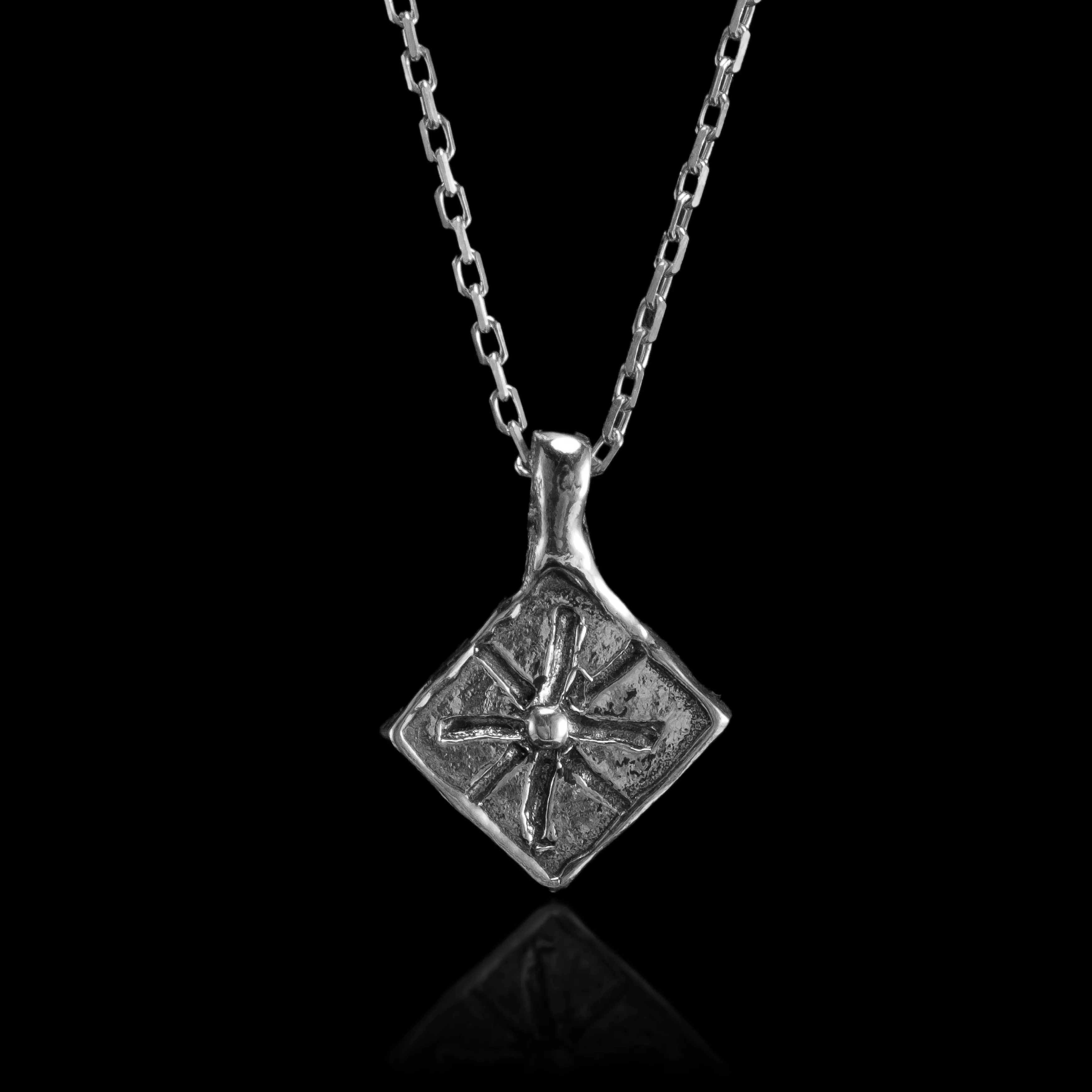 The Wind Rose Necklace