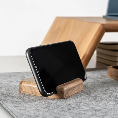 WoodsUpp - Wooden Desktop Phone Holder