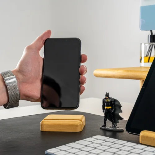 WoodsUpp - Wooden Desktop Phone Holder