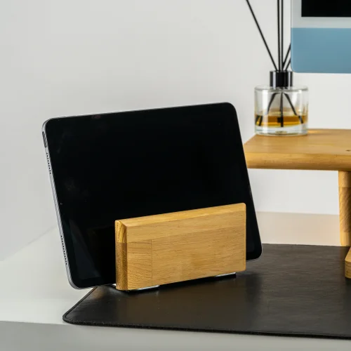 WoodsUpp - Vertical Laptop Holder