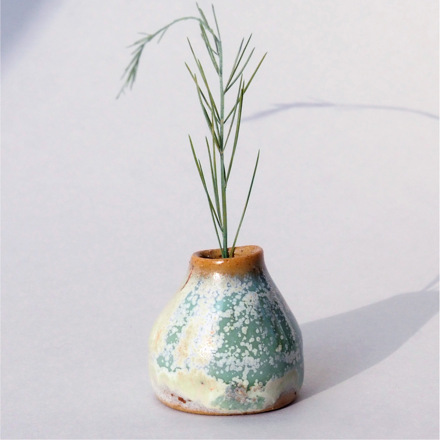 Tiny Bud Vase 01