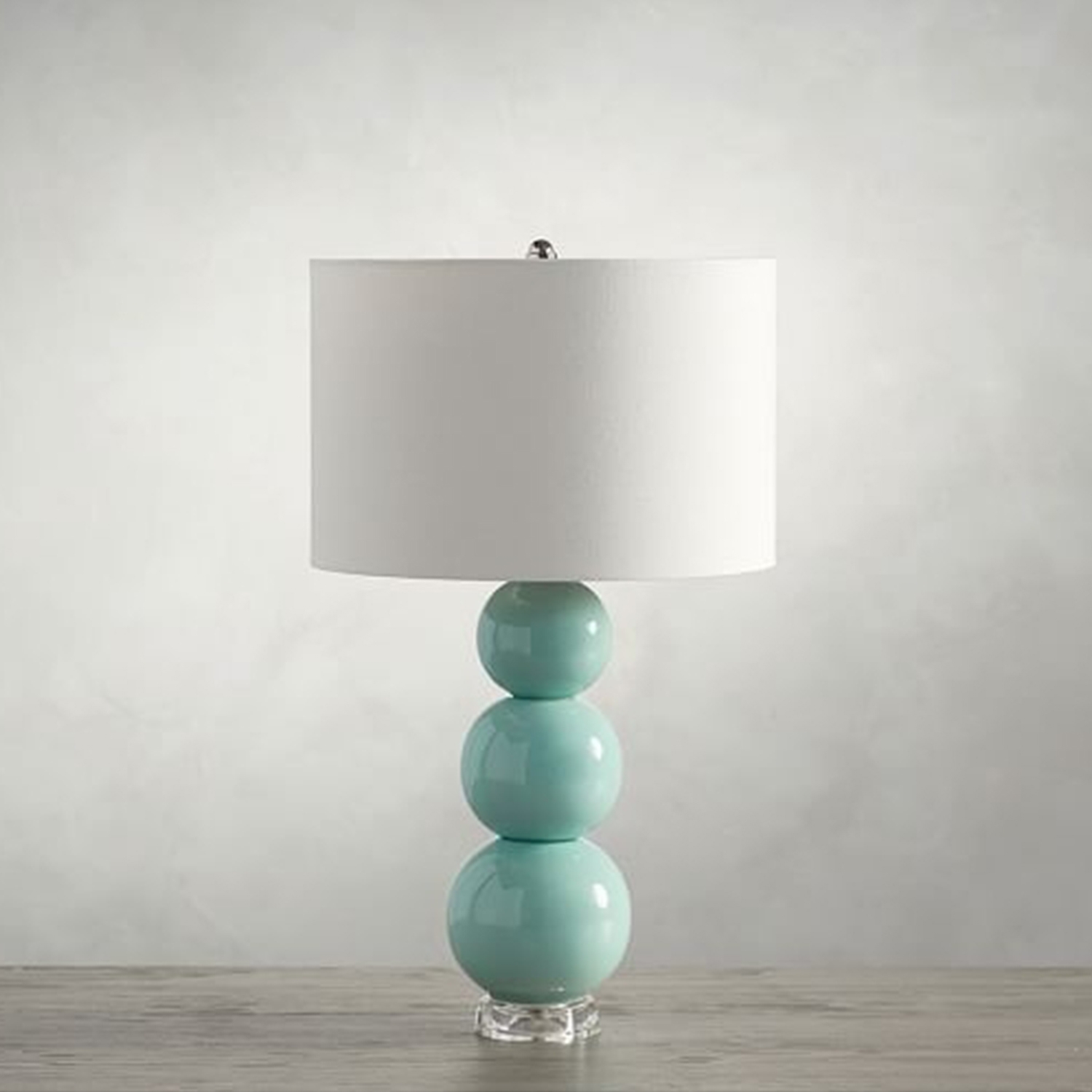 Class Lacquered Polished Lampshade With Wooden Legs , Table Lamp