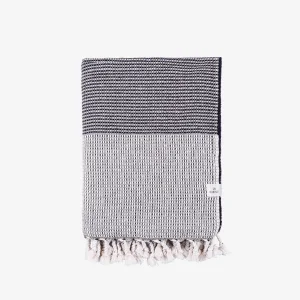 Carbon Throw