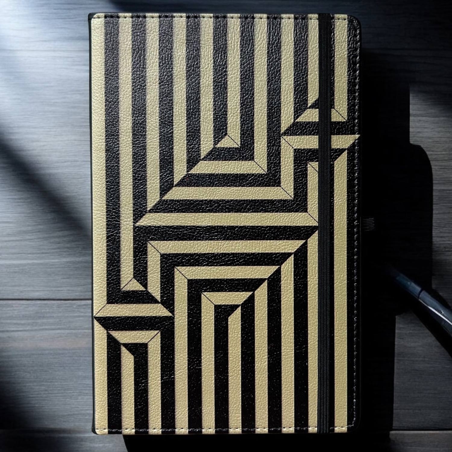 Rectilinear Illusion Pattern Leather Notebook