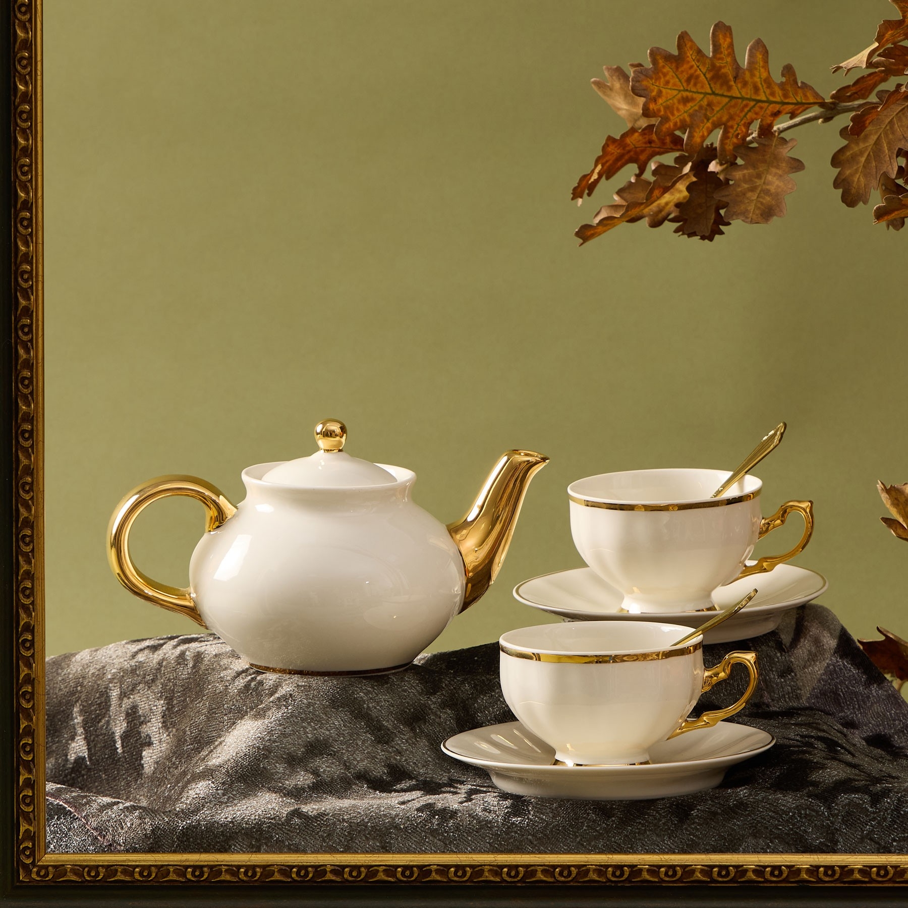 Divan Tea Set