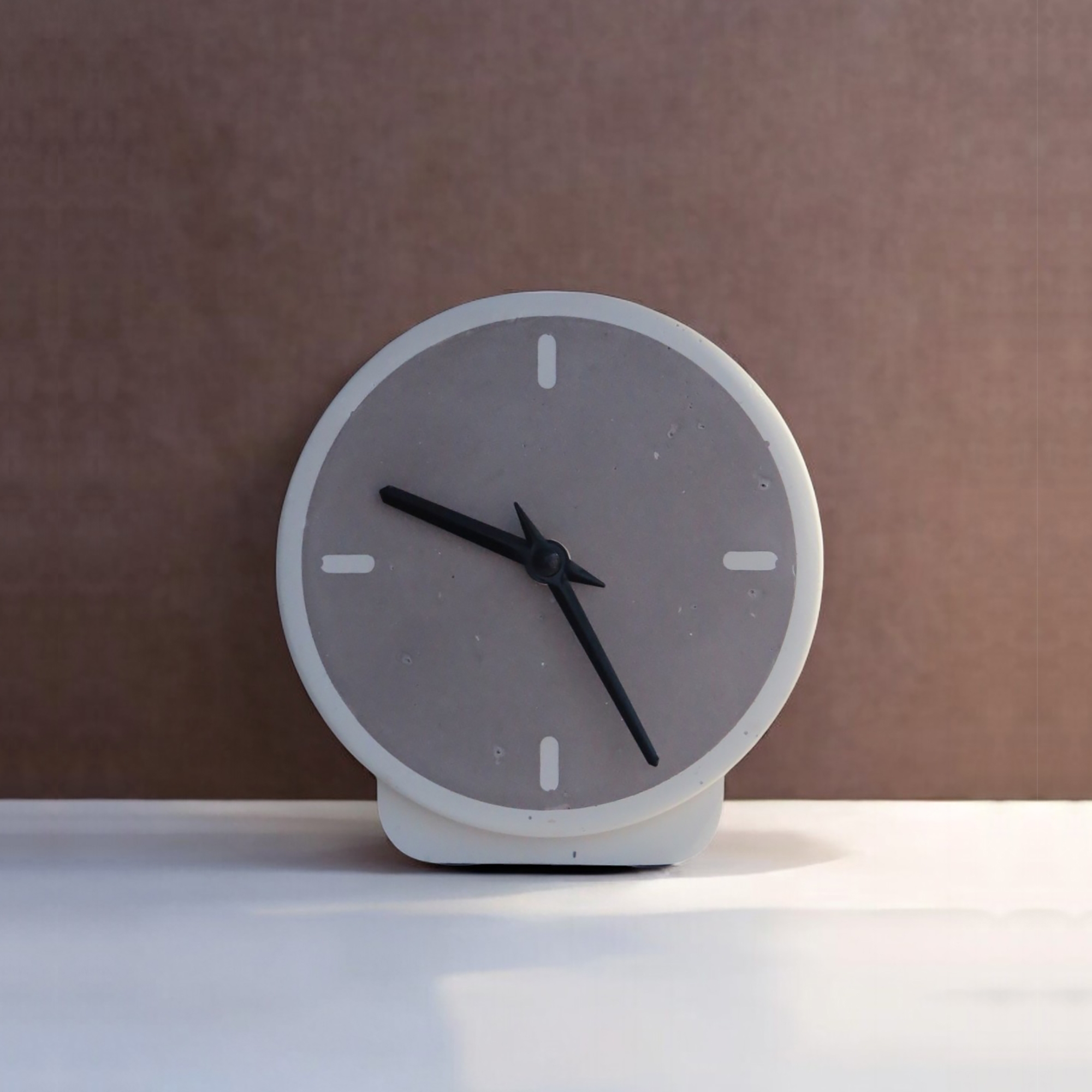 Ghogol Home Concrete Desk Clock