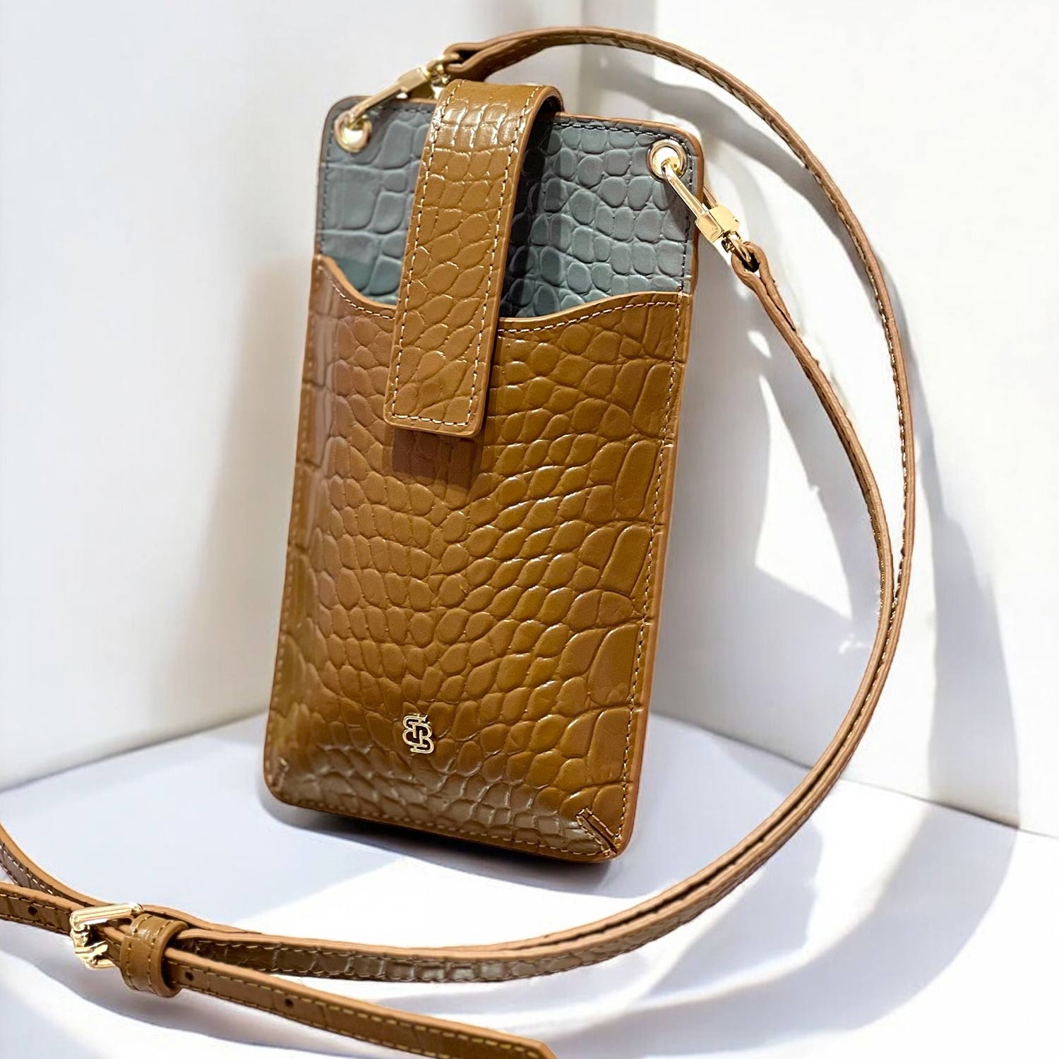 Gaia Leather Phone Bag