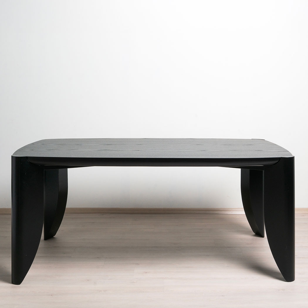 Curvy Dinner Table