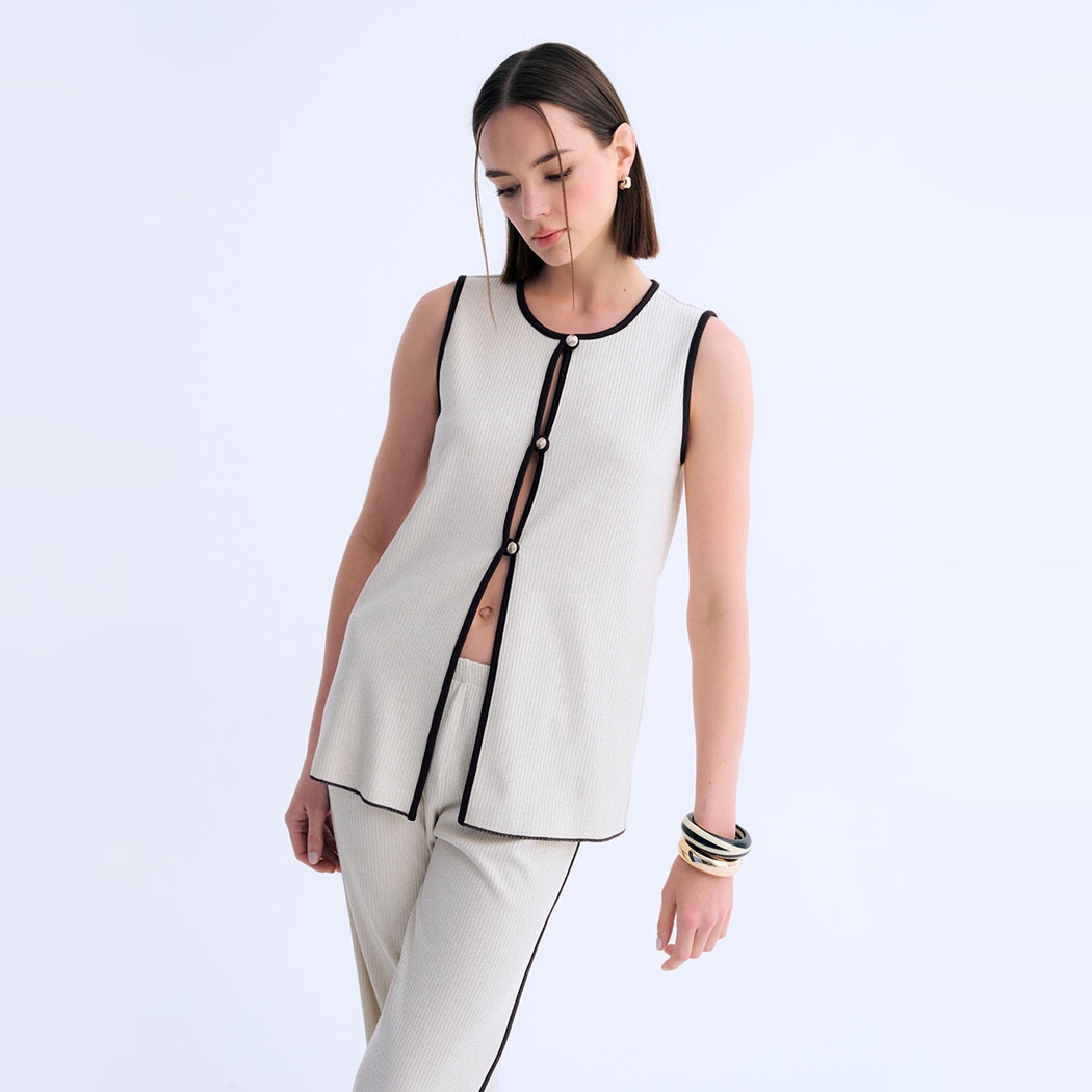 Soft Outline Top Piped Detail Front Buttoned Vest