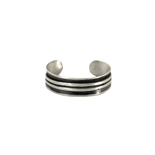 Old Money Silver Ring