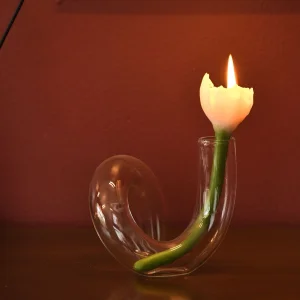 Cam Vazo İçerisinde Lale Mum