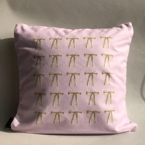 Nordhus Çoklu Fiyonk Desenli Dekoratif Kırlent Kılıfı