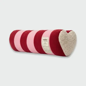 Pose Coeur Decorative Pillow