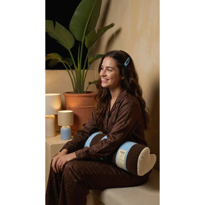 Pose Coeur Decorative Pillow image 3