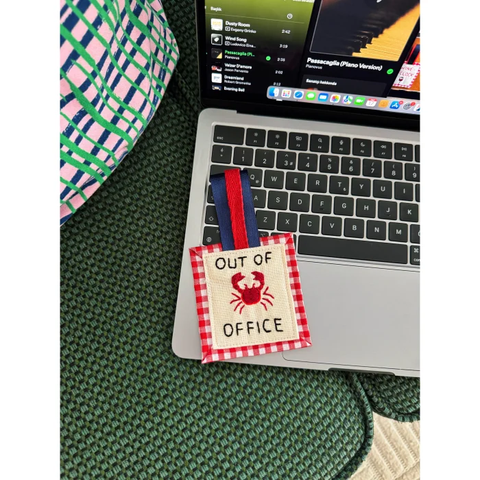 Director Savar Medallion image 3