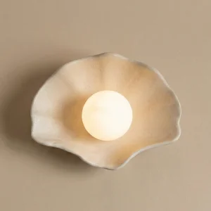 Venus Oyster Wall Lamp - Medium