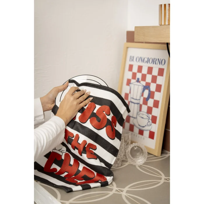 Cheer Kitchen Mutfak Havlusu Kiss The Chef image 2