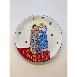 Embossed Ceramic Wall Plate Inspired By Kiss - 24 Cm