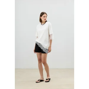 White Women's T-shirt With Lace Detail - 3