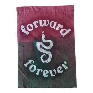 Forward Forever El Yapımı Batik Duvar Flaması