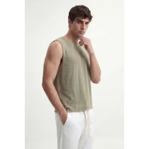 Textured Sleeveless T-shirt - 4