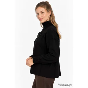 Dropped Shoulder Hand-Made Applique Regular Black Knit Blouse - 3