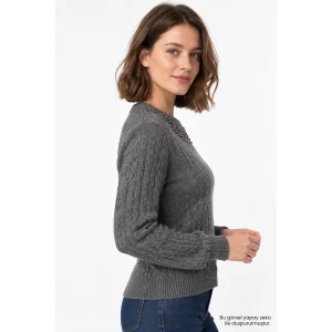 Hand-Embroidered Collar Braided Knit Grey Blouse - 5