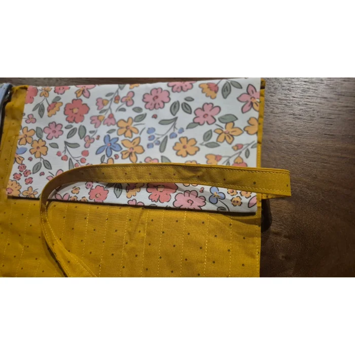Foldable Floral Pen & Brush Case Organizer - 7