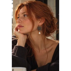 Baroque Pearl Emblem Earrings - 2